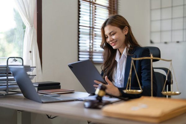 Avocat spécialisé en droit du bail commercial à paris : votre guide essentiel