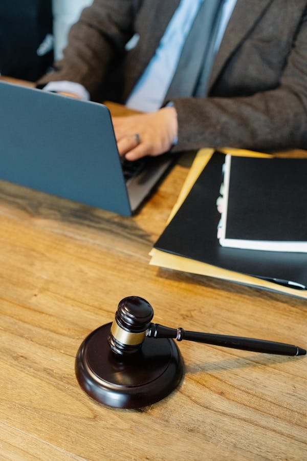 Pourquoi engager un avocat expert en jeux en ligne ?